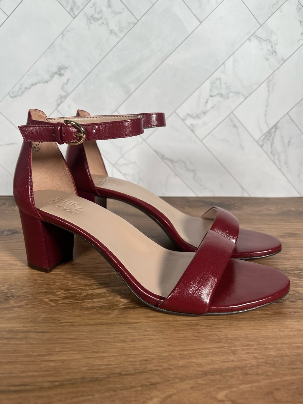 6W 6 WIDE WIDTH Naturalizer Womens Dark Red Leather Sandals Dress Heels Shoes